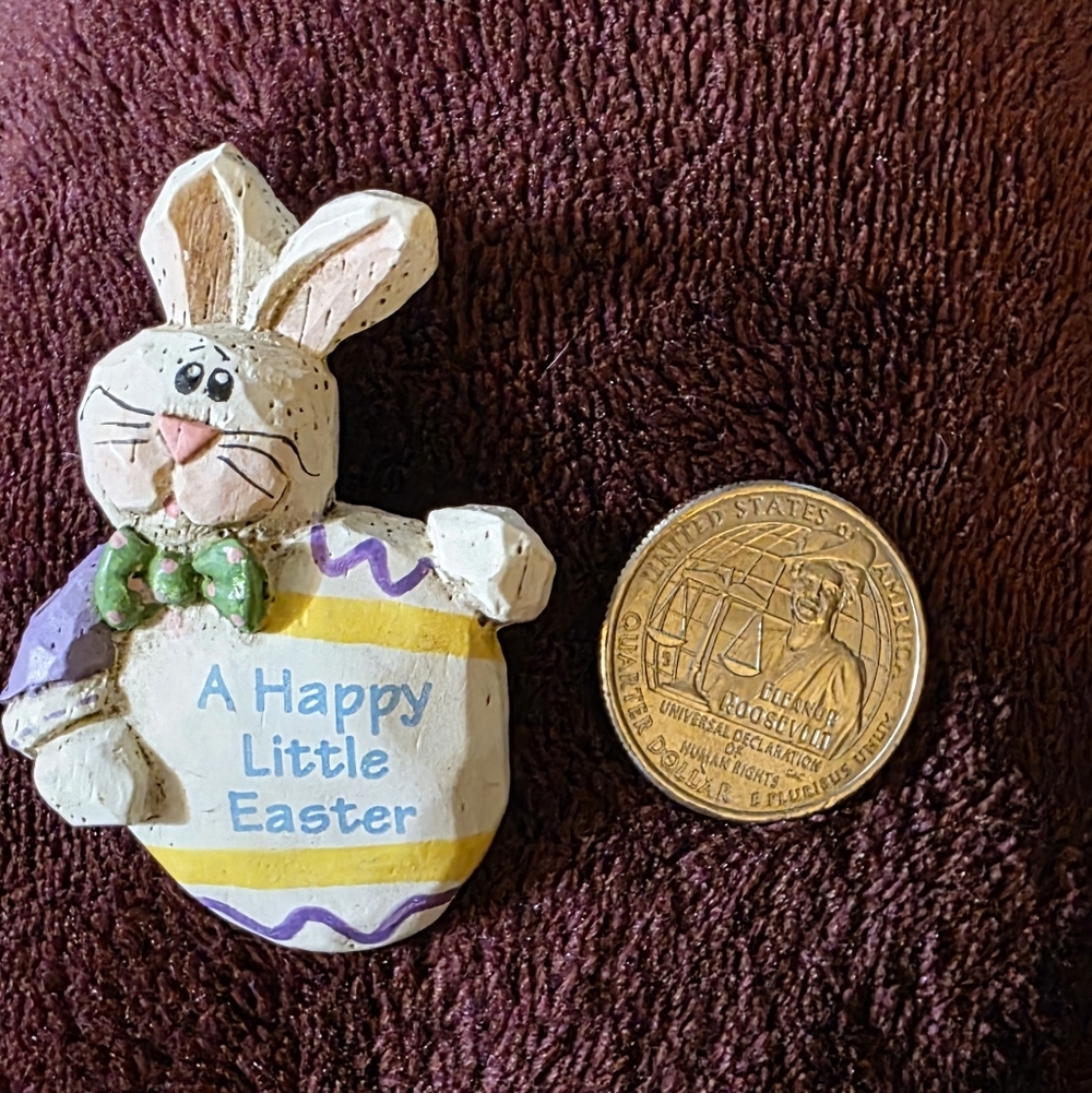 A Happy Little Easter Pin / Brooch Rustic Rabbit - Picture 4 of 4